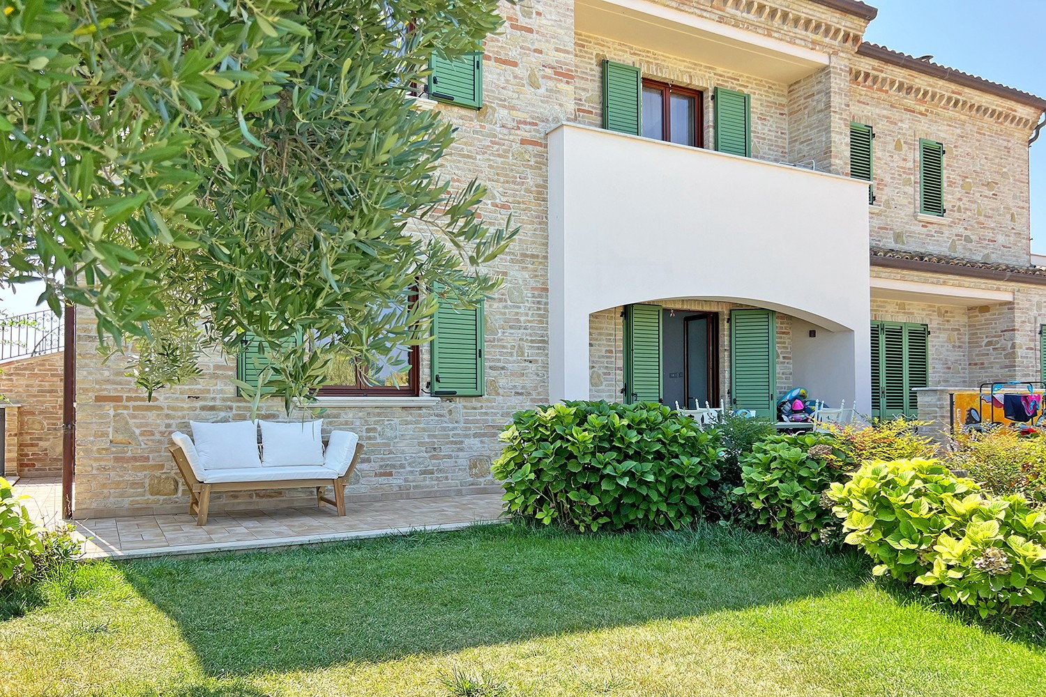 Prachtig countryhouse met moderne appartementen dichtbij het strand